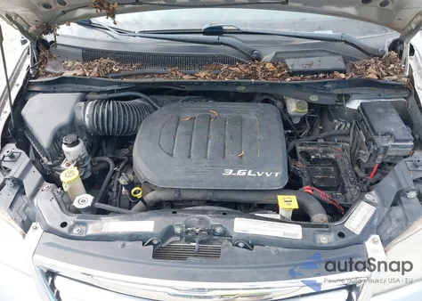 2012 Chrysler Town & Country Touring из США, поврежденный, VIN 2C4RC1BG4CR350630